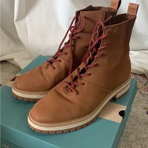Tom’s Women Size 11 tan lace up boots